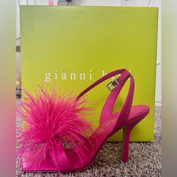 pink fluff Gianni Bini heels - Picture 2 of 4